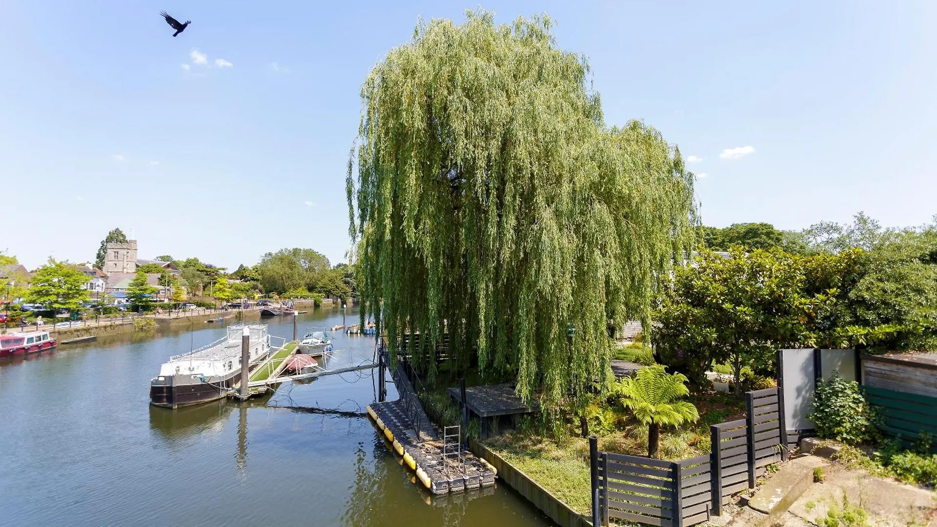 Eel Pie Boathouse Apartment Twickenham