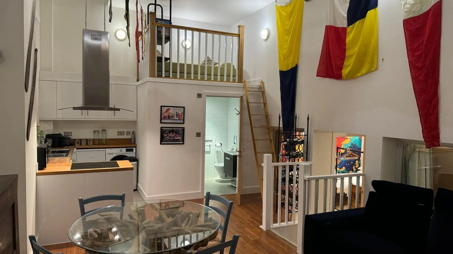Eel Pie Boathouse Apartment Twickenham