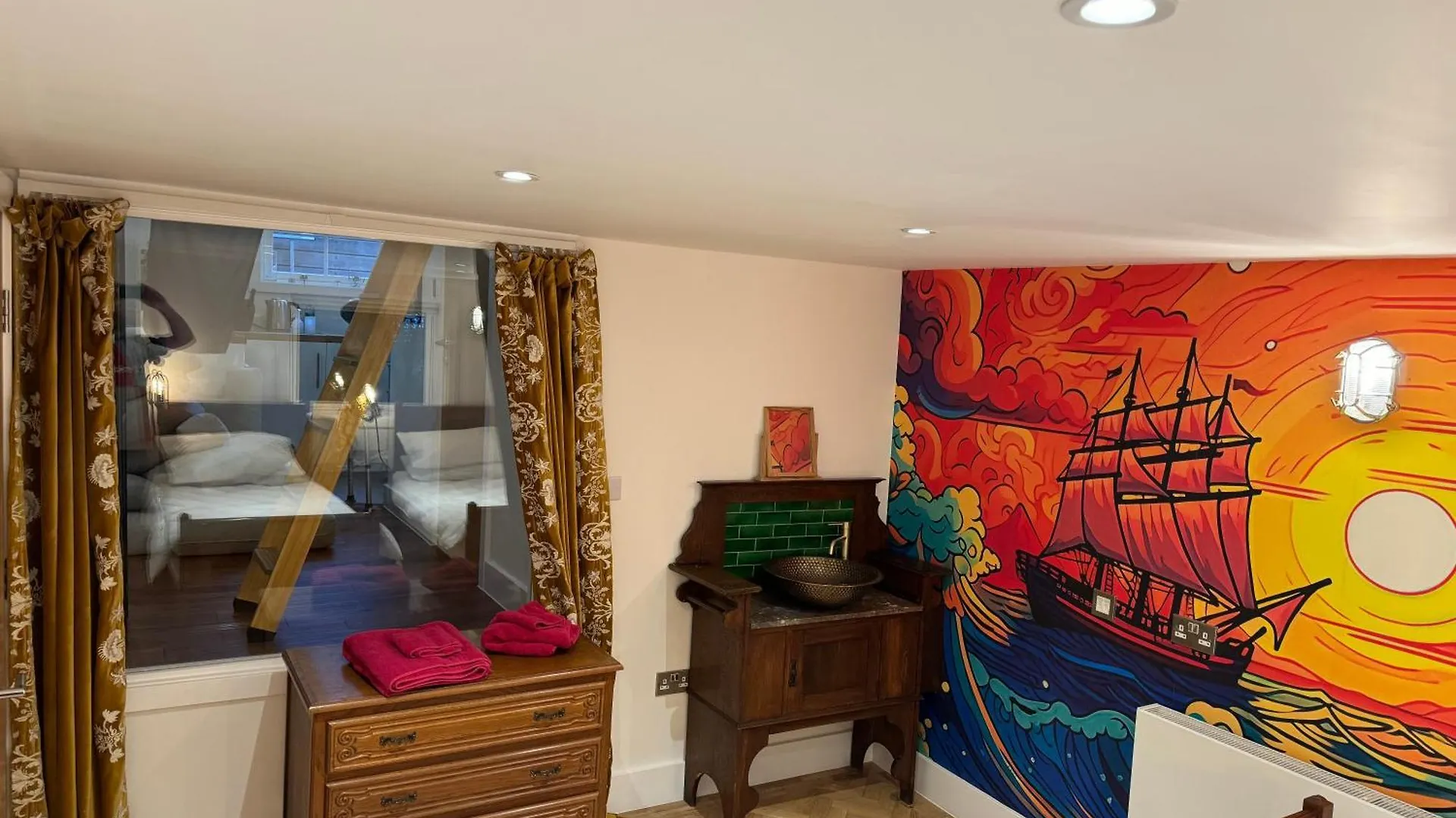 Eel Pie Boathouse Apartment Twickenham 0*,  United Kingdom