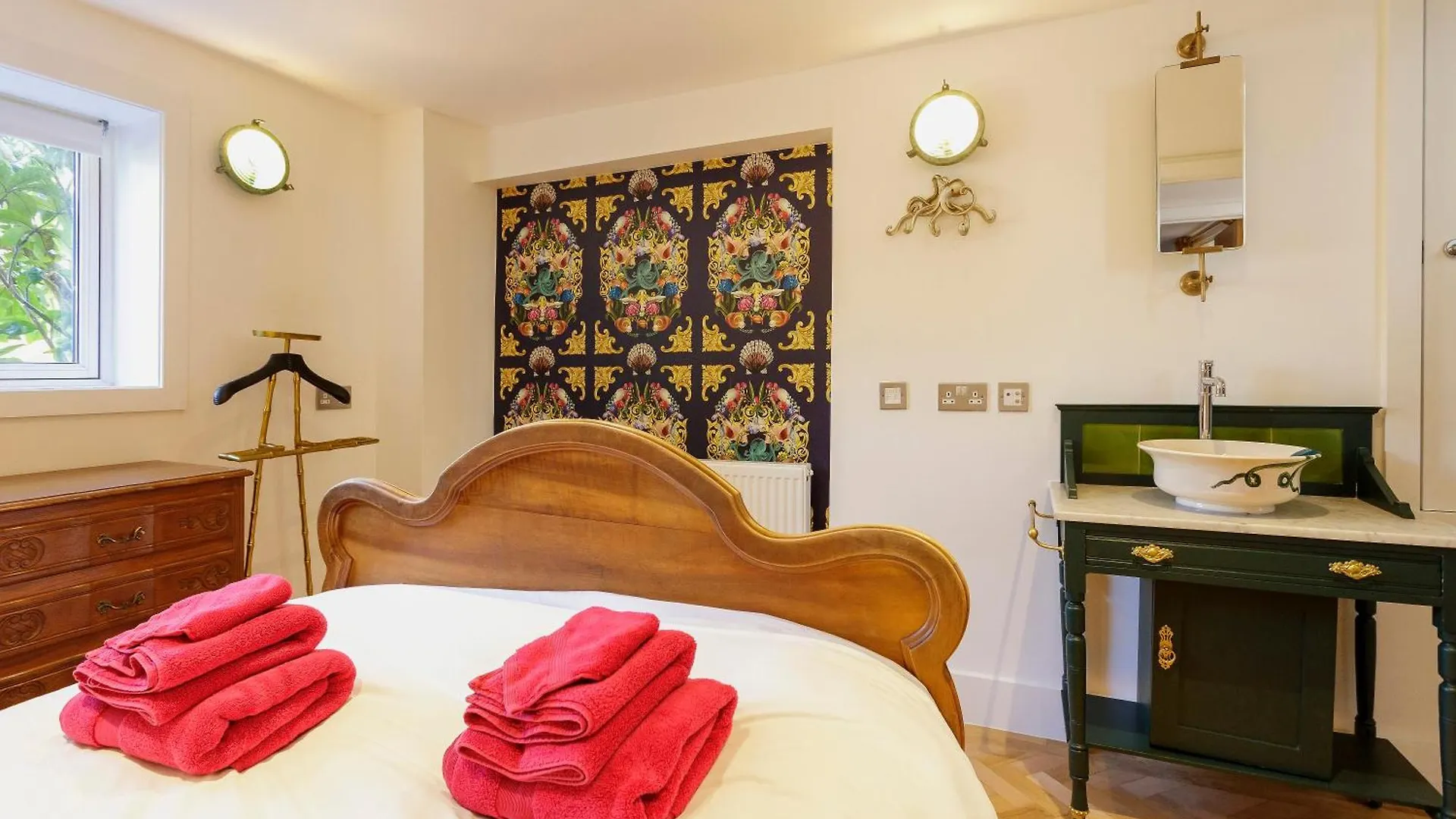 Eel Pie Boathouse Apartment Twickenham