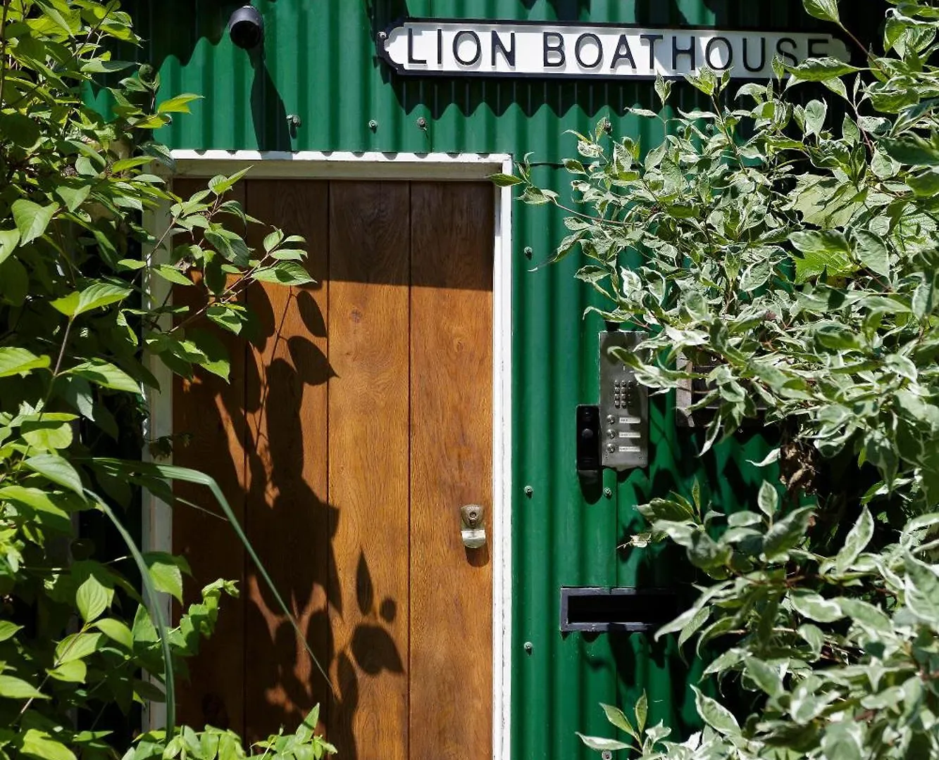 Eel Pie Boathouse Apartment Twickenham United Kingdom